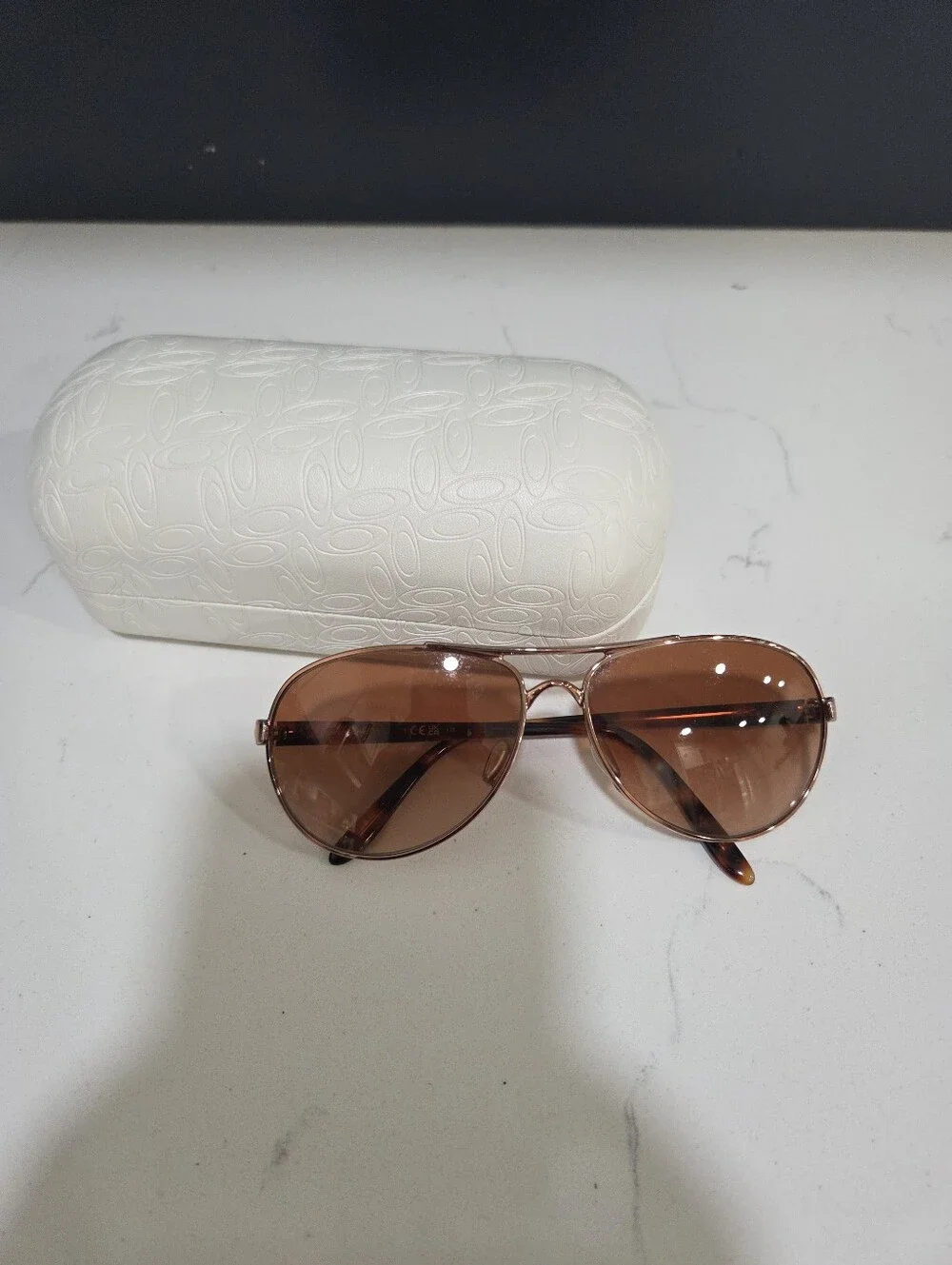 Oakley Feedback Rose Gold Pilot Sunglasses Brown Gradient Lenses 004079-01 -Case